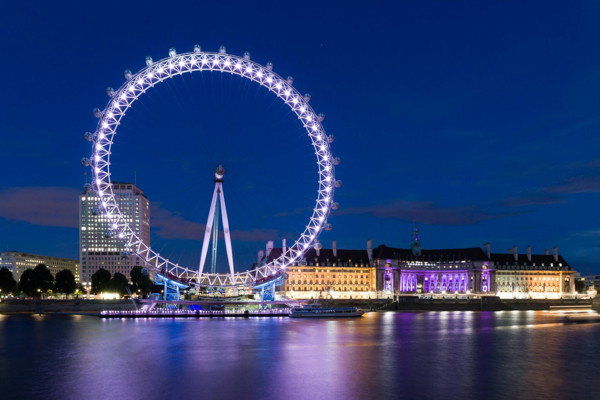 Glittering Night view of the iconic London Eye.